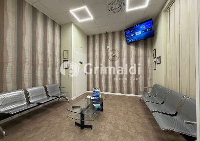 Foto Ufficio in Corso Garibaldi 33, Salerno Centro di 150 m² con 3 locali