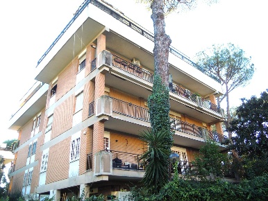 Foto Appartamento in Cassia, Roma Tomba di Nerone di 167 m² con 5 locali