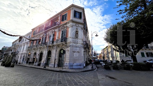 Foto Ufficio in Via Primo Settembre 171, Messina Centro Storico di 291 m²