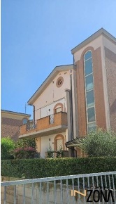 Foto Appartamento in Via Piercecchi, Giulianova di 125 m² con 3 locali