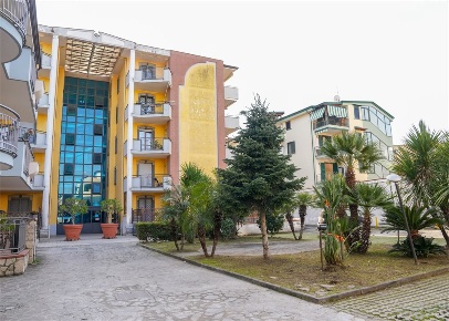 Foto Appartamento in VIA CLANIO, Orta di Atella di 106 m² con 4 locali