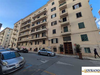 Foto Appartamento a Palermo Politeama - Ruggiero Settimo di 158 m²