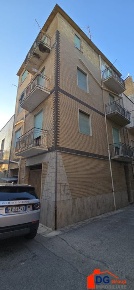 Foto Appartamento in Via Bandiera, Alcamo Centro di 130 m² con 1 locali