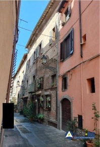 Foto Appartamento in Via Ariosto, Vitorchiano Centro di 70 m² con 2 locali