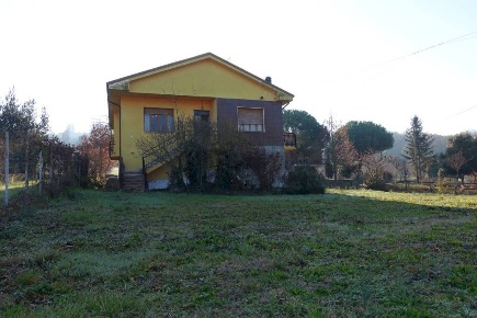 Foto Villa unifamiliare in Regione Marmo, Canelli di 279 m² con 7 locali