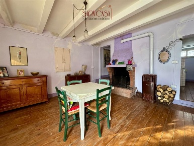 Foto Casa indipendente a Riolo Terme di 321 m² con 6 locali in vendita