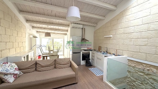 Foto Casa indipendente in VIA RUGGERO SETTIMO, Ragusa Centro di 219 m²