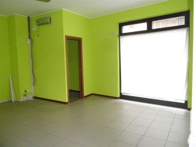 Foto Negozio a Biassono di 40 m² con 1 locali in affitto