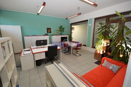 Foto Ufficio in VIA MILANO, Lomagna Centro di 55 m² con 2 locali in affitto
