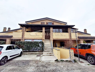 Foto Appartamento a Perugia di 140 m² con 4 locali in vendita