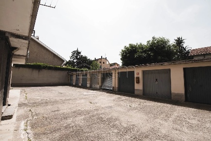 Foto Box in via Beatrice D'este 7/9, Rho San Carlo - San Paolo con 1 locali