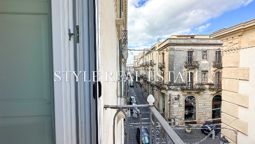 Foto Appartamento in Via della Maestranza 40, Siracusa di 201 m² in vendita