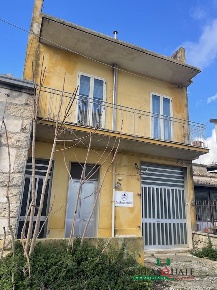 Foto Casa indipendente in Via San Luigi Gonzaga, Ragusa di 225 m²