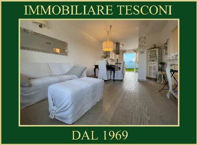 Foto Appartamento in via palestro 100, Pietrasanta di 90 m² con 4 locali