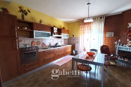 Foto Villa singola in Colle Serano, Campobasso Cese di 248 m² con 8 locali