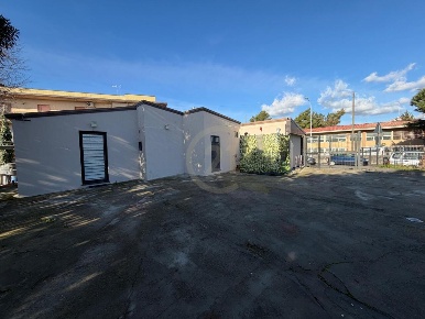 Foto Capannone industriale a Belpasso Centro di 60 m² in affitto