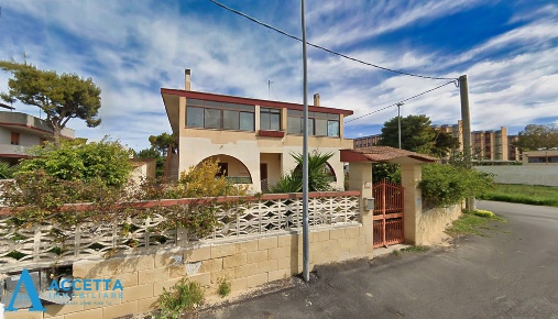 Foto Appartamento in Via Calata Livezza 24, Taranto San Vito - Carelli