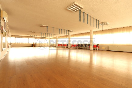 Foto Ufficio in Via Roma 119, Torri di Quartesolo Centro di 250 m²