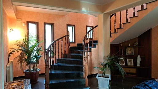 Foto Villa unifamiliare in Viale Magna Grecia 21, Bova Marina di 260 m²