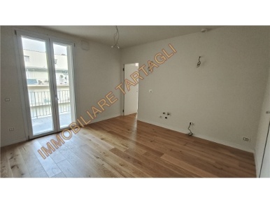 Foto Appartamento in PIAZZA SAN JACOPINO 1, Firenze di 95 m² con 5 locali