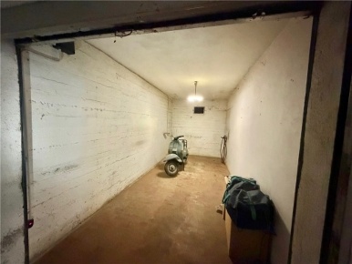 Foto Garage in VIA UGO FOSCOLO 8A, Scandicci Centro di 15 m² con 1 locali