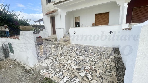 Foto Appartamento in Via San Casciano 8, Pomezia di 65 m² con 2 locali