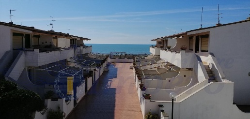Foto Appartamento in Lungomare degli Ardeatini 41/A, Ardea di 45 m²