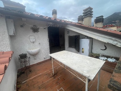 Foto Appartamento a Carrara Centro di 90 m² con 4 locali in vendita