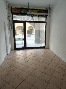 Foto Locale commerciale a Cascina Centro di 19 m² con 1 locali in vendita