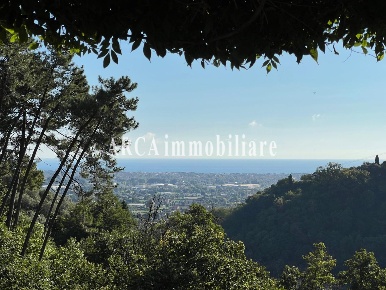 Foto Villa unifamiliare a Pietrasanta di 70 m² con 3 locali in vendita