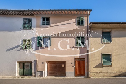 Foto Casa indipendente a Calcinaia Centro di 114 m² con 4 locali in vendita