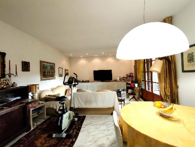 Foto Appartamento a Massa Marina di Massa Centro di 117 m² con 5 locali