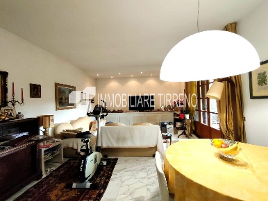 Foto Appartamento a Massa Marina di Massa Centro di 117 m² con 5 locali