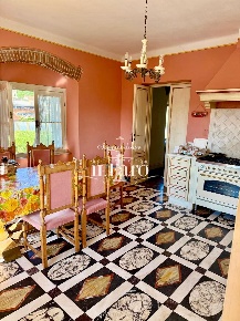 Foto Appartamento a Pietrasanta di 250 m² con 7 locali in vendita