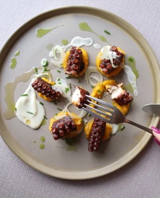 Foto Attività commerciale a Cecina Cecina Centro di 50 m² con 3 locali