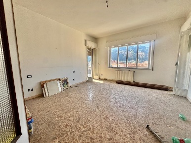 Foto Appartamento a Massa Centro di 170 m² con 7 locali in vendita