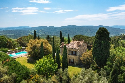 Foto Villa unifamiliare a Volterra Centro di 348 m² con 8 locali in vendita