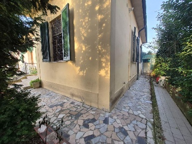 Foto Villa bifamiliare a Pontedera La Rotta, Pietroconti di 65 m²