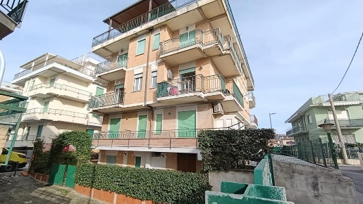 Foto Appartamento in LUNGOMARE NAZARIO SAURO, Minturno di 75 m² in vendita