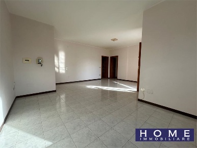 Foto Appartamento a Aversa di 120 m² con 5 locali in vendita