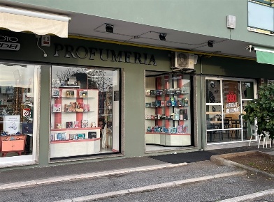 Foto Negozio in Via Casal Tidei, Roma San Basilio di 50 m² con 1 locali