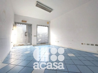 Foto Negozio in via Squero, Cesenatico Porto Canale di Ponente di 35 m²
