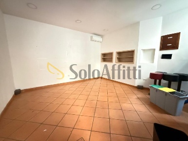 Foto Locale commerciale in Via San Carlo 126, Caserta Corso Trieste