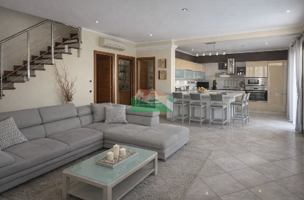 Foto Villa unifamiliare in VIA DELLA VIGNA, Ravenna di 220 m² con 10 locali