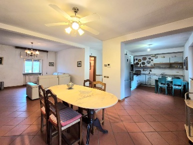 Foto Casa indipendente a Lucca Santa Maria a Colle - Ponte San Pietro