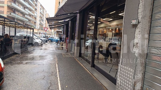 Foto Negozio in Giuseppe Donati, Roma Casal Bruciato di 107 m² con 1 locali