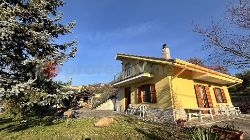 Foto Villa singola in Via valle dâuovo 3, Fumone di 130 m² con 5 locali