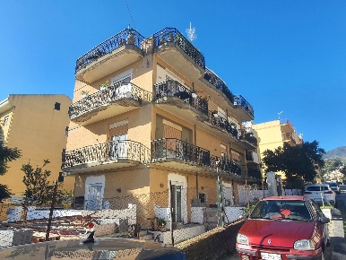 Foto Appartamento in Via Mili San Marco 3, Messina Mili di 138 m²