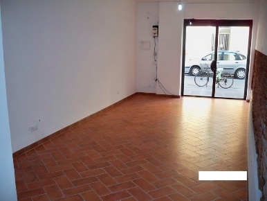 Foto Locale commerciale a Pisa Landi di 60 m² con 3 locali in affitto