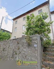 Foto Appartamento in Via della Chiesa XXIV, Lucca di 278 m² con 10 locali